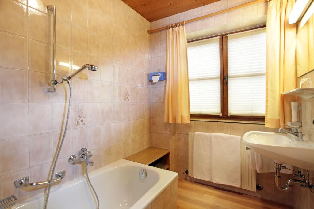 Pension Maria Rose Kirchberg in Tirol Szoba fotó